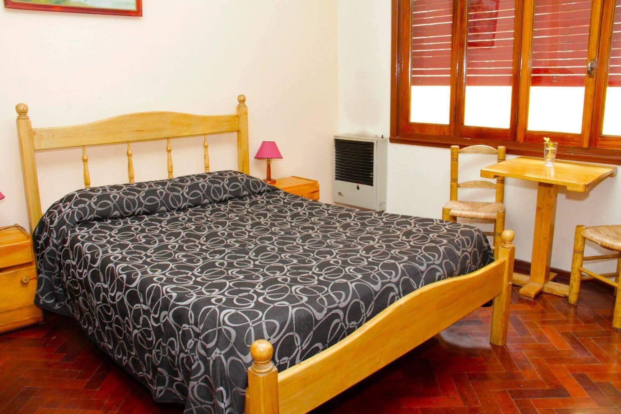 Hostal Confluencia Мендоса Экстерьер фото